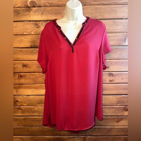 Torrid (1) Red Sequin V-Neck Lightweight Sheer Short Sleeve Blouse - Picture 4 of 10